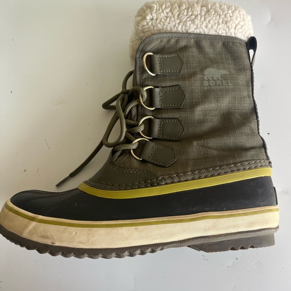 Sorel Winter Carnival 
Green Waterproof Women's Boot... - Picture 1 of 8